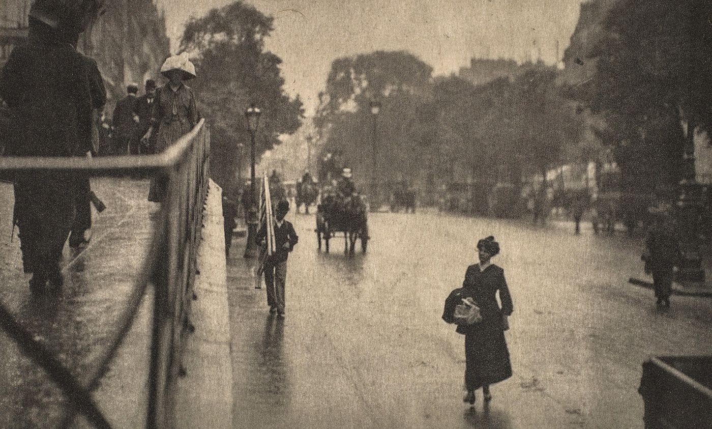 For the full life experience, put down all devices and walk | Aeon