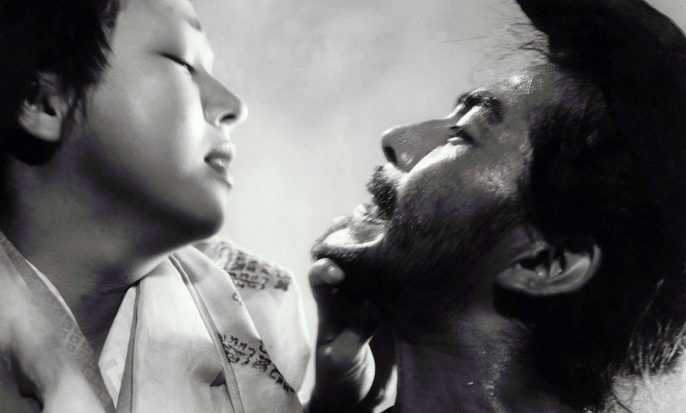 Machiko Kyō and Toshiro Mifune in Kurosawa's <em>Rashômon</em> (1951). <emPhoto by Rex Features</em>